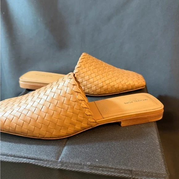 Michael Kors Tan Collection Fowler Runaway Chestnut Size 38 BNIB with dust bag. - Picture 2 of 6